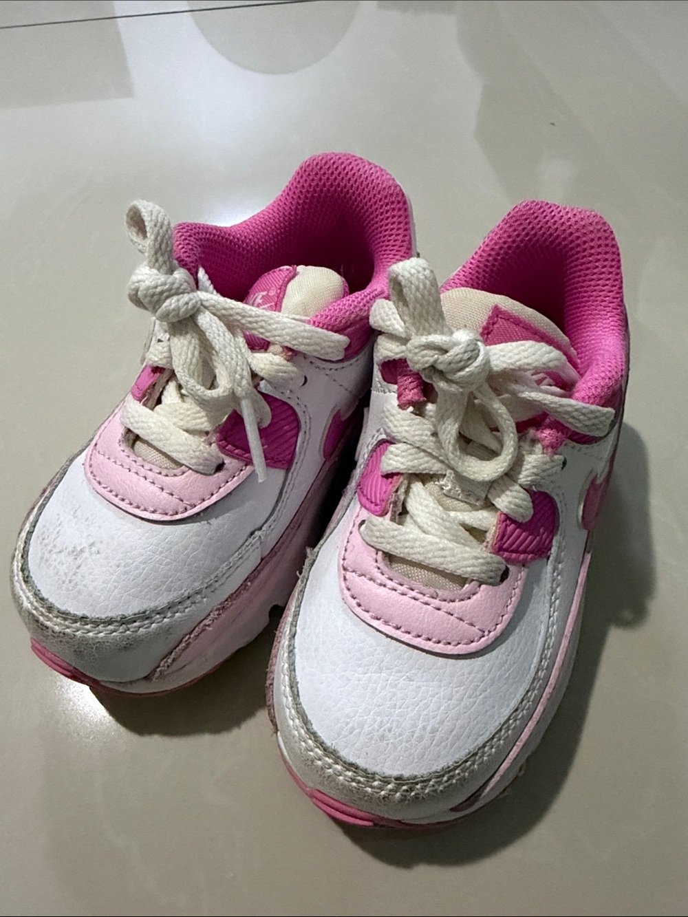 Nike Toddlers White and Pink Sneakers with Cushioned Collar Size 7
